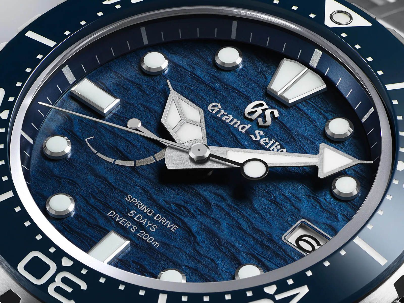 grand-seiko-diver-200-m-slga-023-blue-ushio-4.jpg