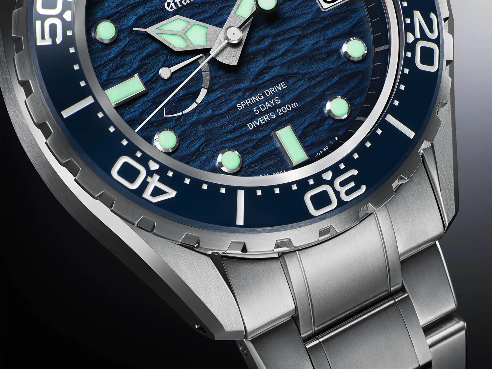 grand-seiko-diver-200-m-slga-023-blue-ushio-6.jpg