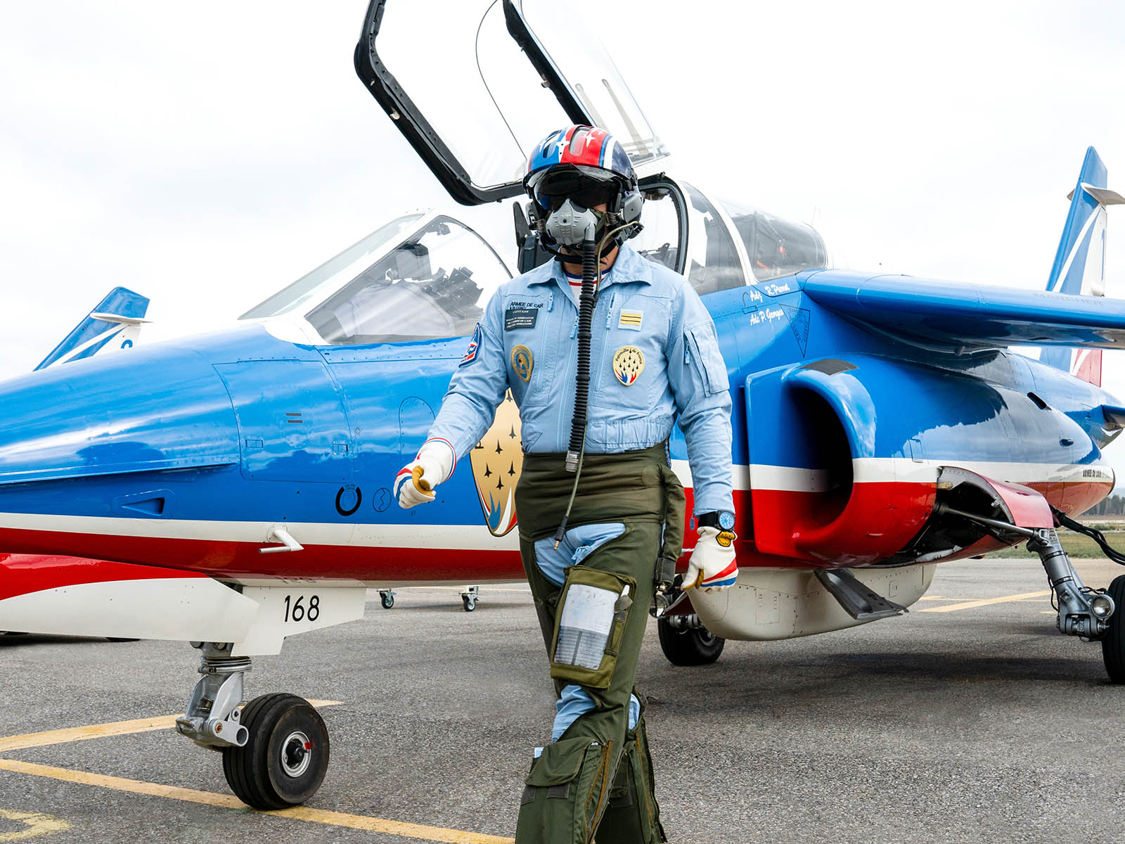 bell-ross-br-03-92-patrouille-de-france-70-th-anniversary-2.jpg