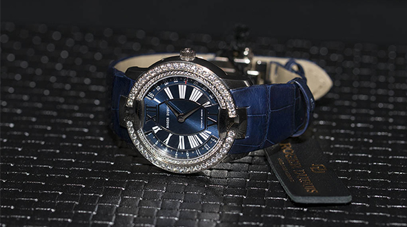 Roger Dubuis presents the novelties for the Velvet Collection at SIHH 2016.