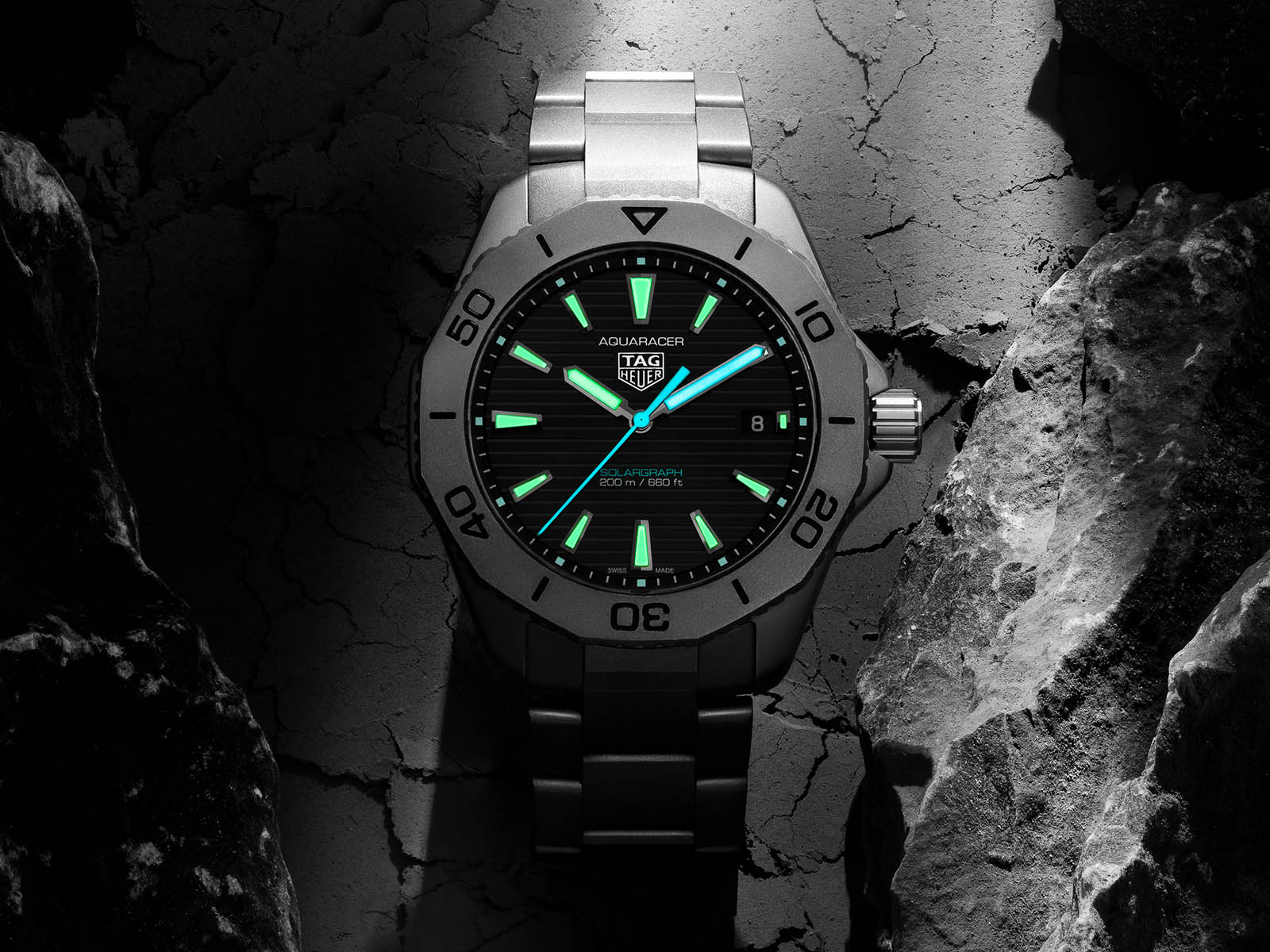 tag-heuer-aquaracer-professional-200-solargraph-2.jpg