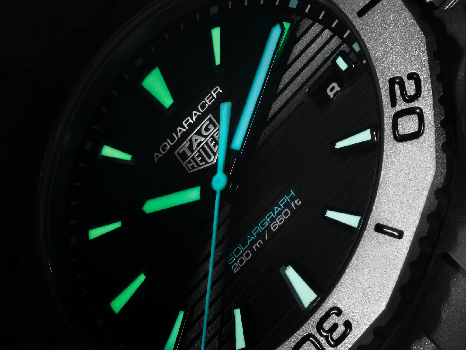 tag-heuer-aquaracer-professional-200-solargraph-3.jpg