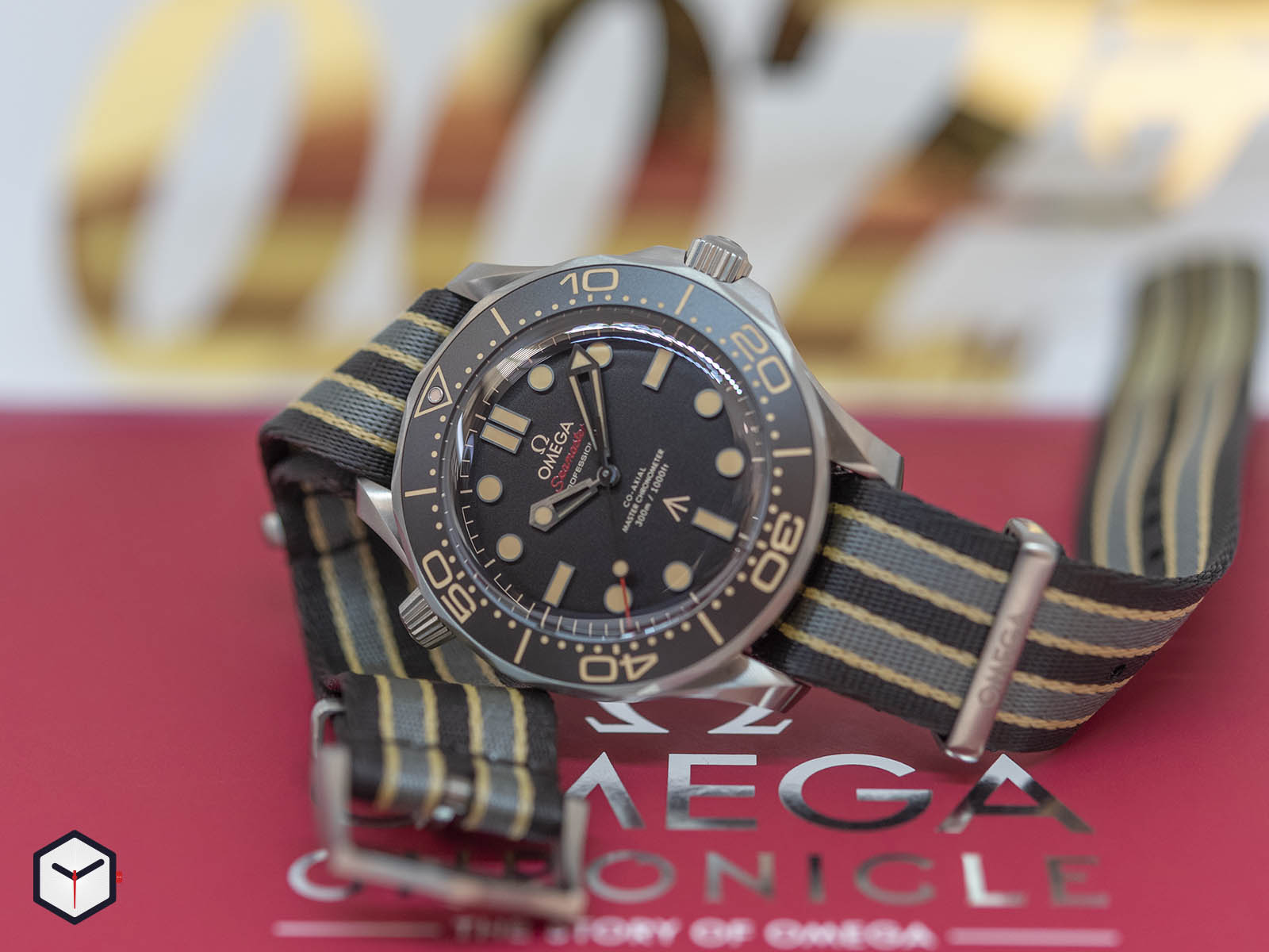 omega-seamaster-diver-300m-60-years-of-james-bond-2.jpg