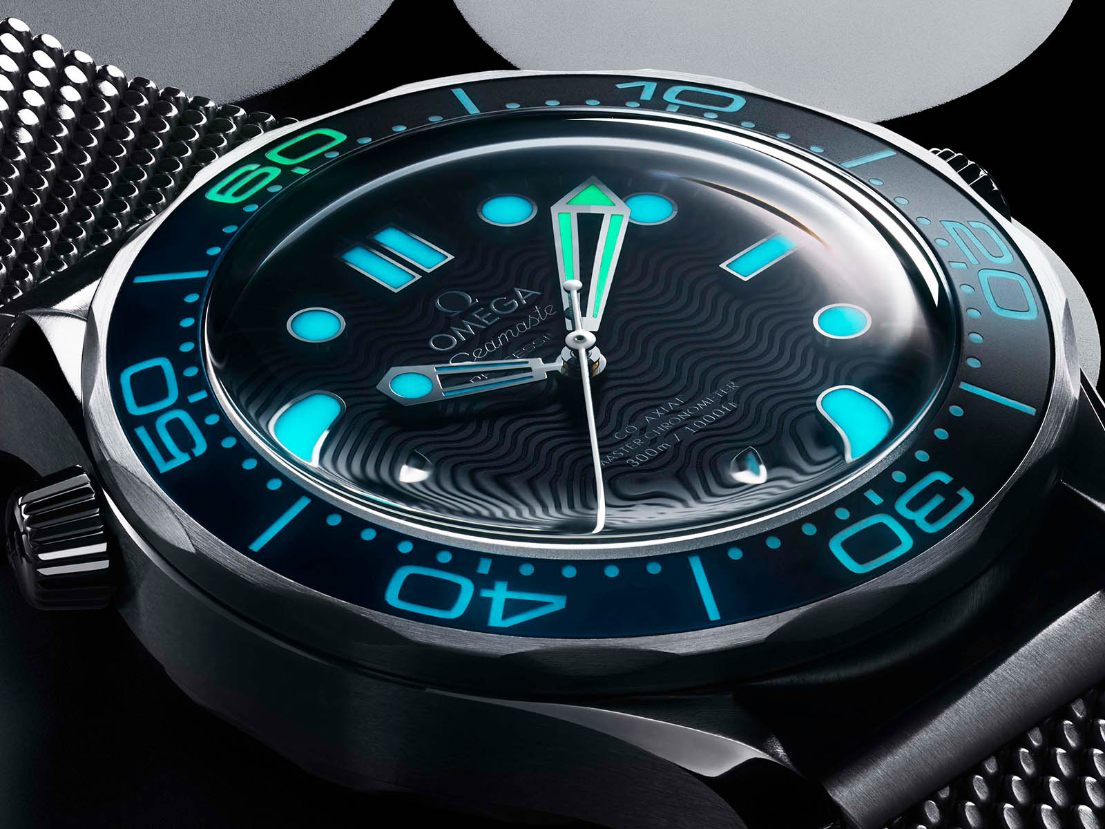 omega-seamaster-diver-300m-60-years-of-james-bond-9.jpg