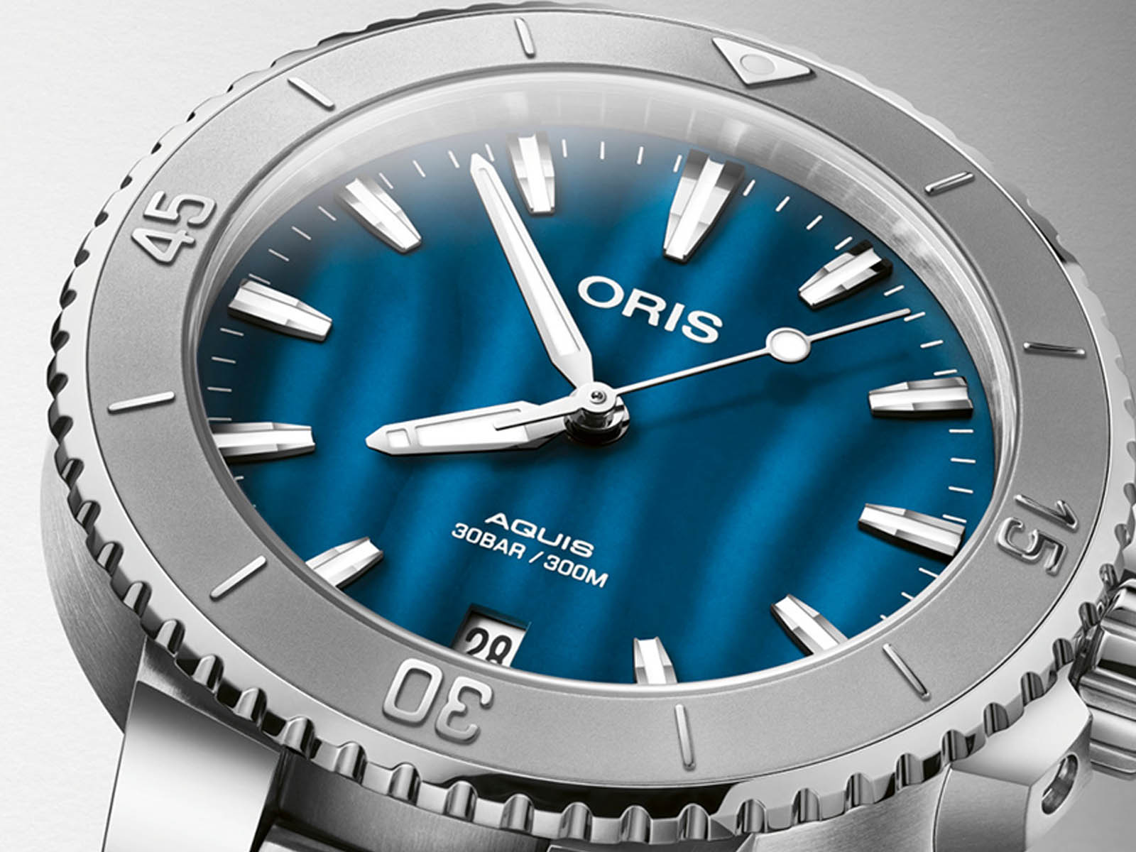 oris-aquis-date-36-5mm-sedef-kadranlar-6.jpg