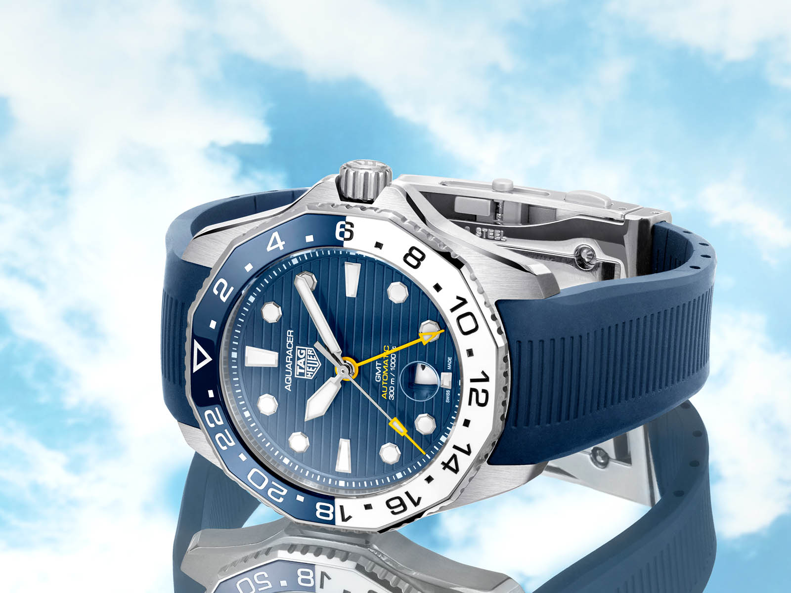 tag-heuer-aquaracer-professional-300-gmt-4.jpg