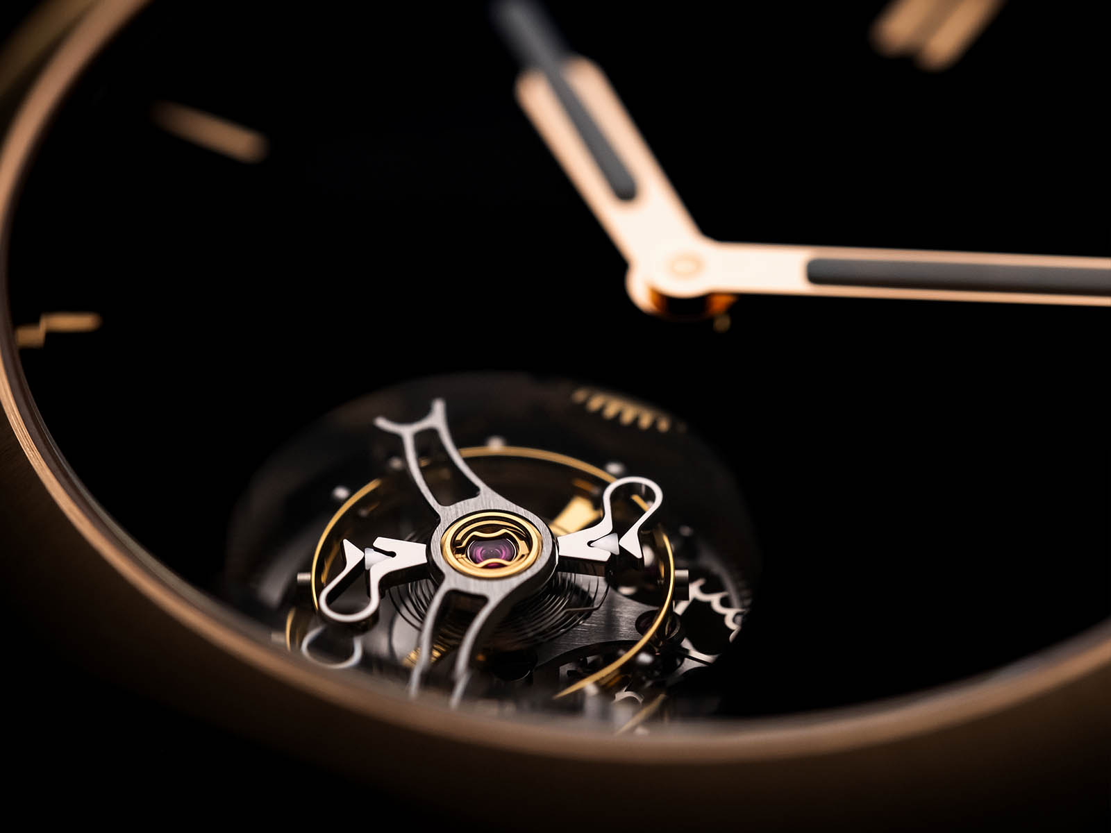 h-moser-cie-streamliner-tourbillon-4.jpg