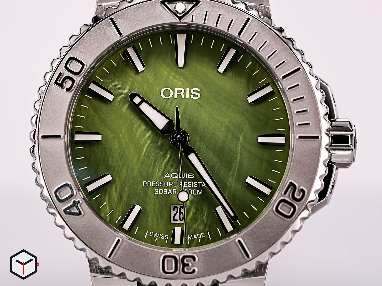 oris-aquis-date-new-york-harbor-limited-edition-16.jpg