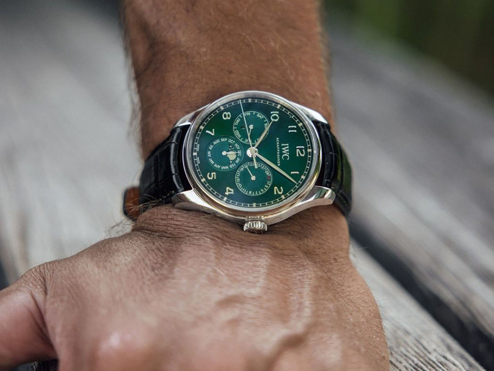 iwc-portugieser-automatic-portugieser-perpetual-calendar-green-6.jpg