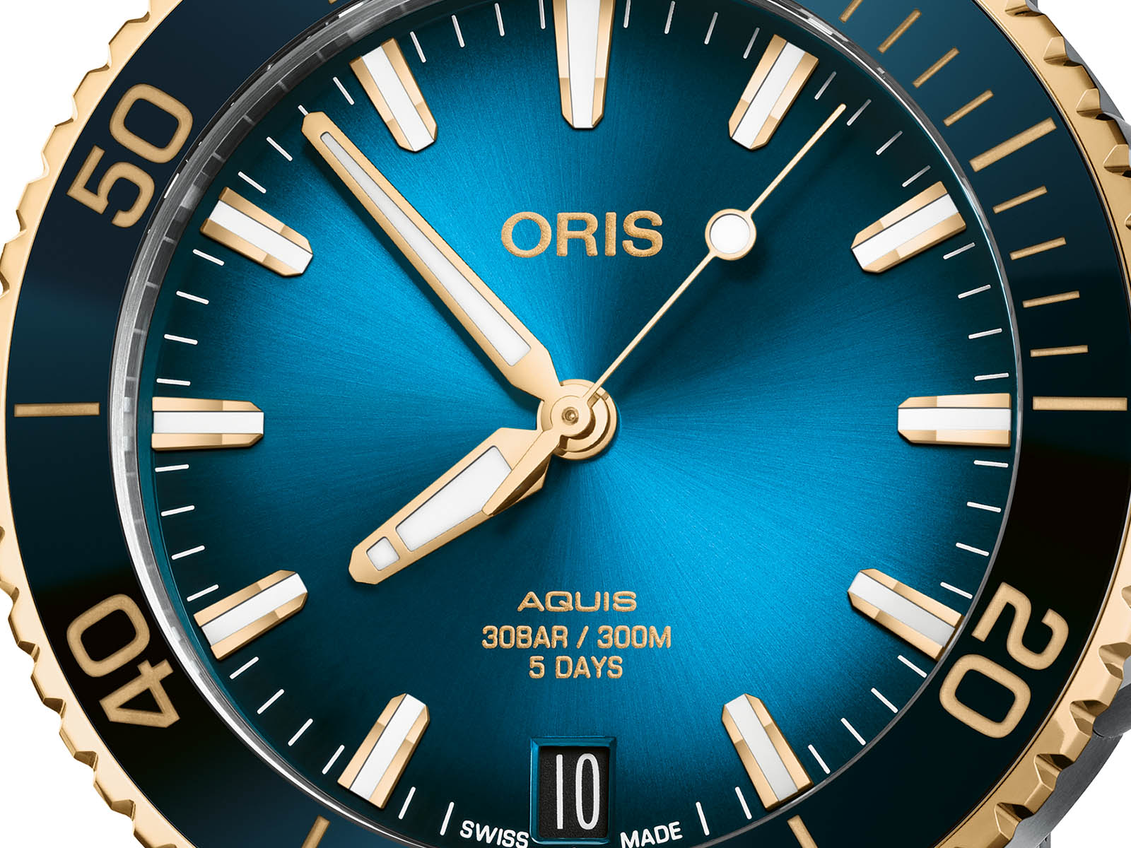 oris-aquis-date-calibre-400-bi-color-5.jpg