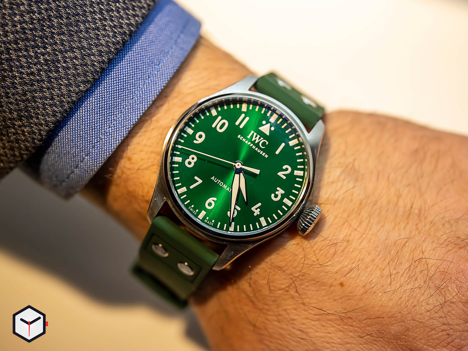 iwc-big-pilots-watch-43-racing-green-1.jpg