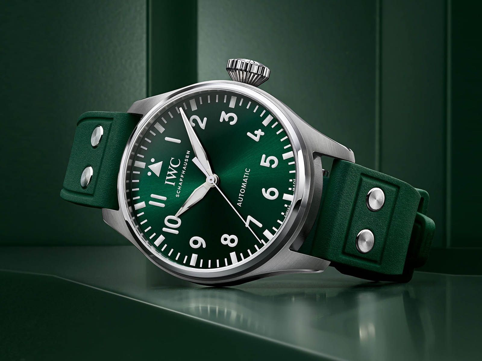 iwc-big-pilots-watch-43-racing-green-4.jpg