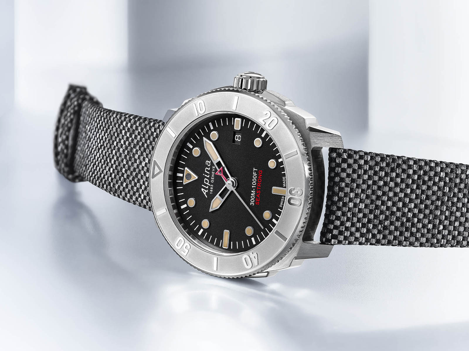 alpina-seastrong-diver-300-automatic-calanda-6.jpg