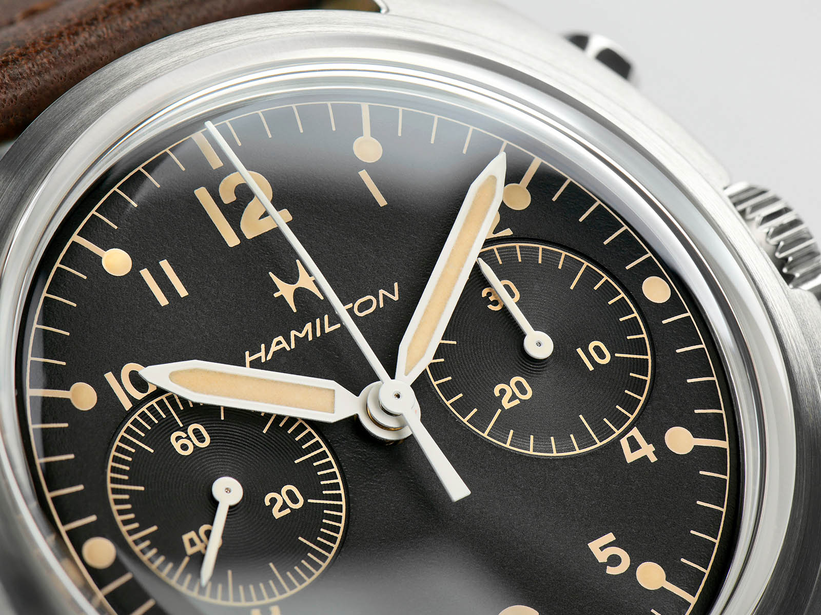 Hamilton-Khaki-Pilot-Pioneer-Mechanical-Chronograph-7.jpg