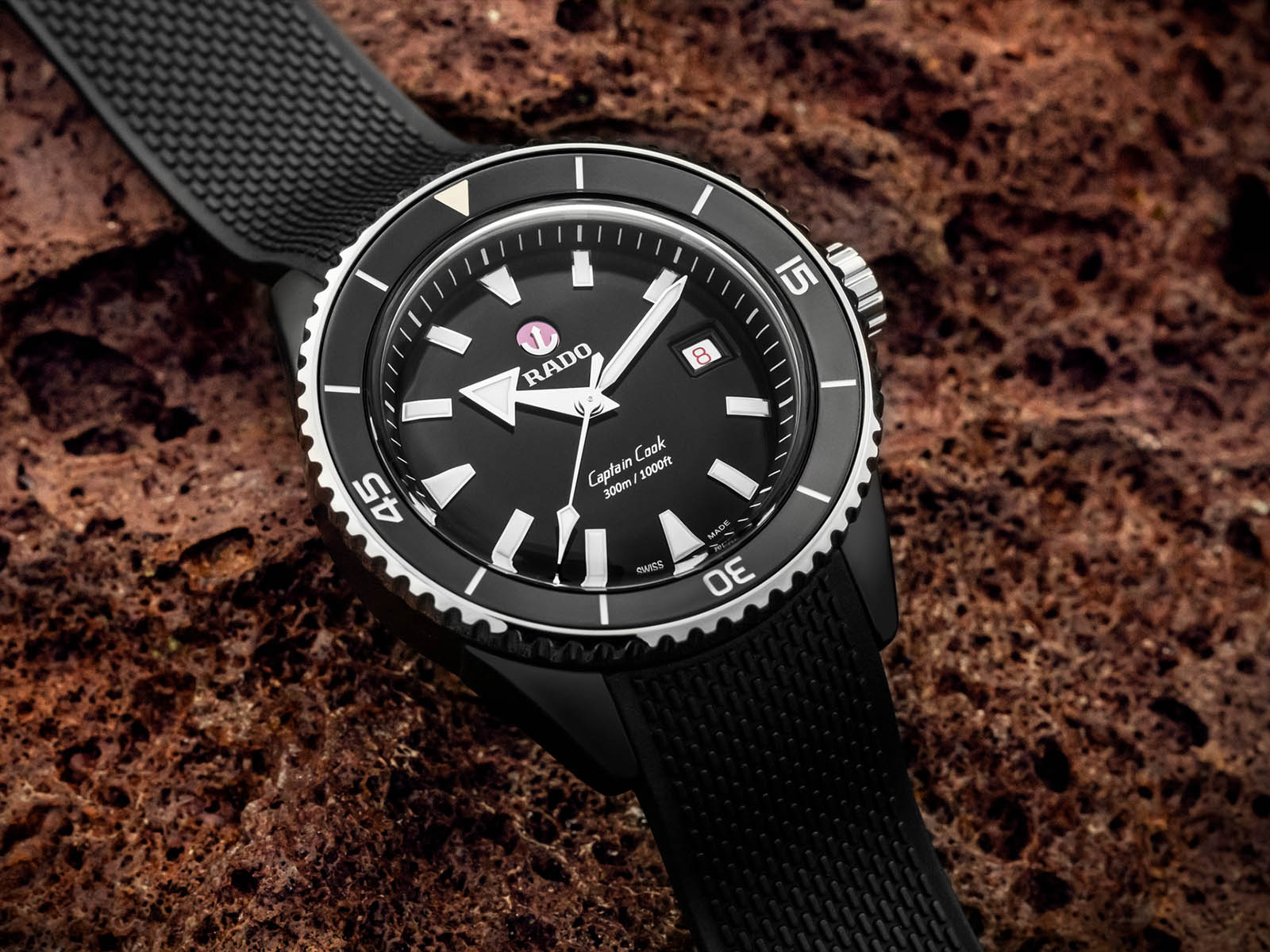 rado-captain-cook-high-tech-ceramic-diver-5.jpg