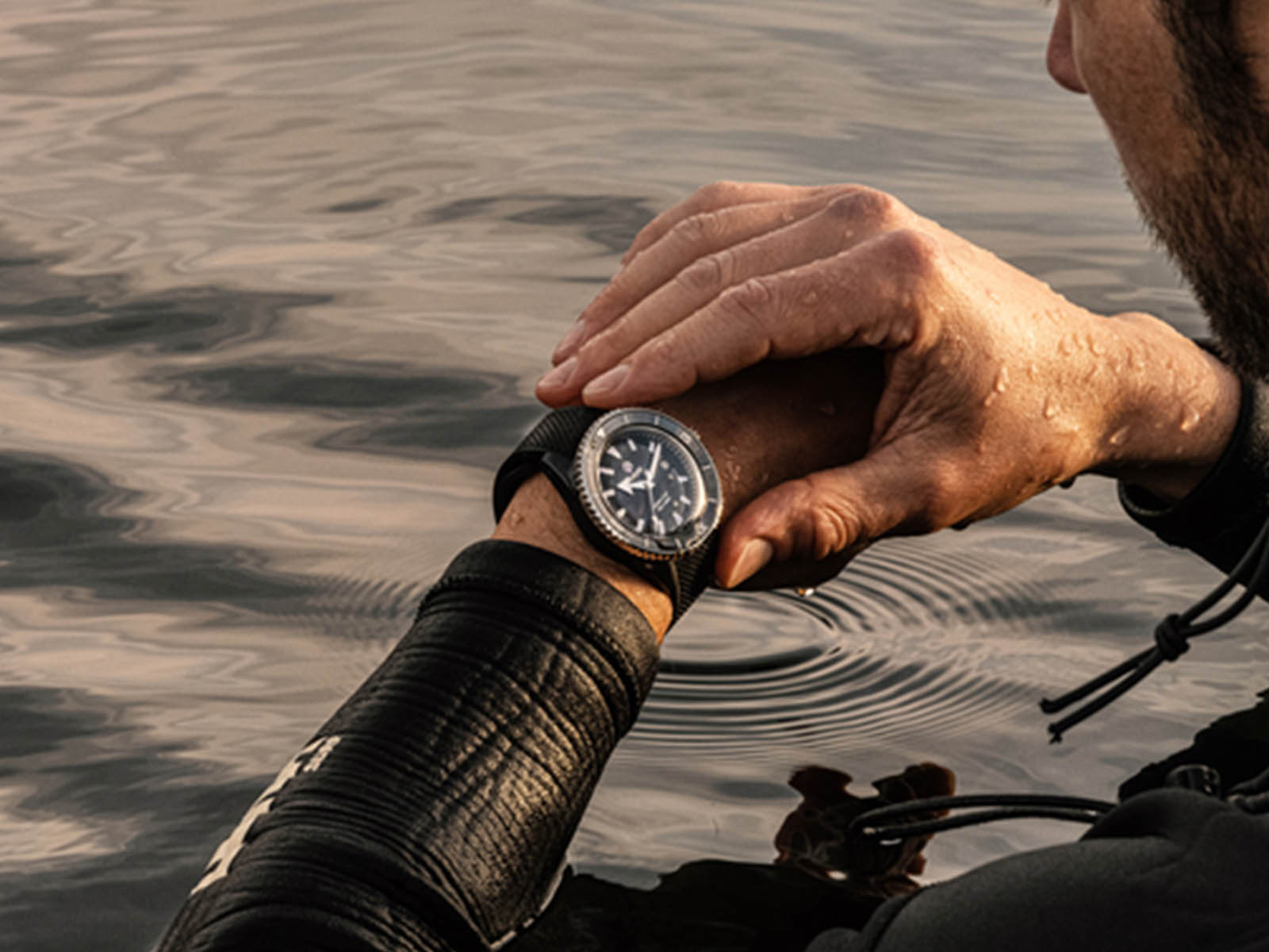 rado-captain-cook-high-tech-ceramic-diver-9.jpg