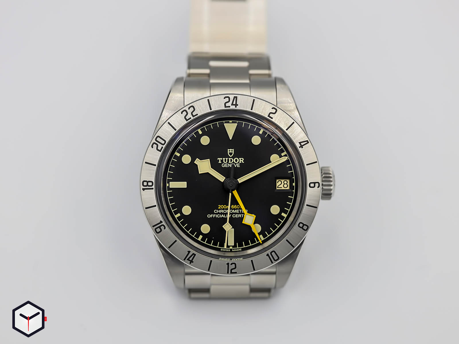 tudor-black-pro-16.jpg