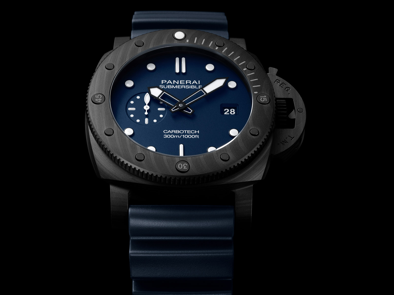 pam01232-panerai-submersible-quarantaquattro-carbotech-blu-abisso-3.jpg