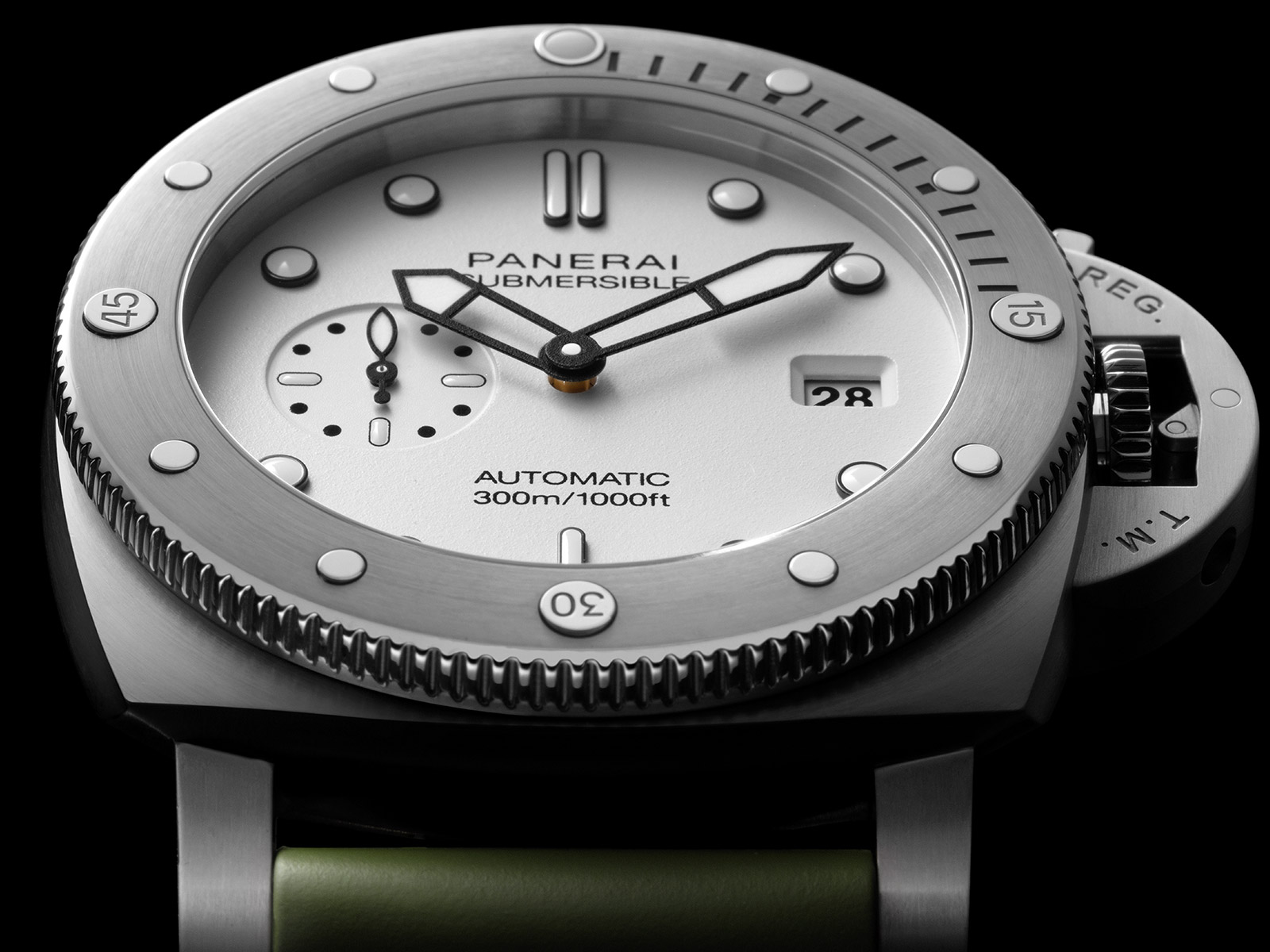 pam01226-officine-panerai-submersible-quarantaquattro-bianco-3.jpg