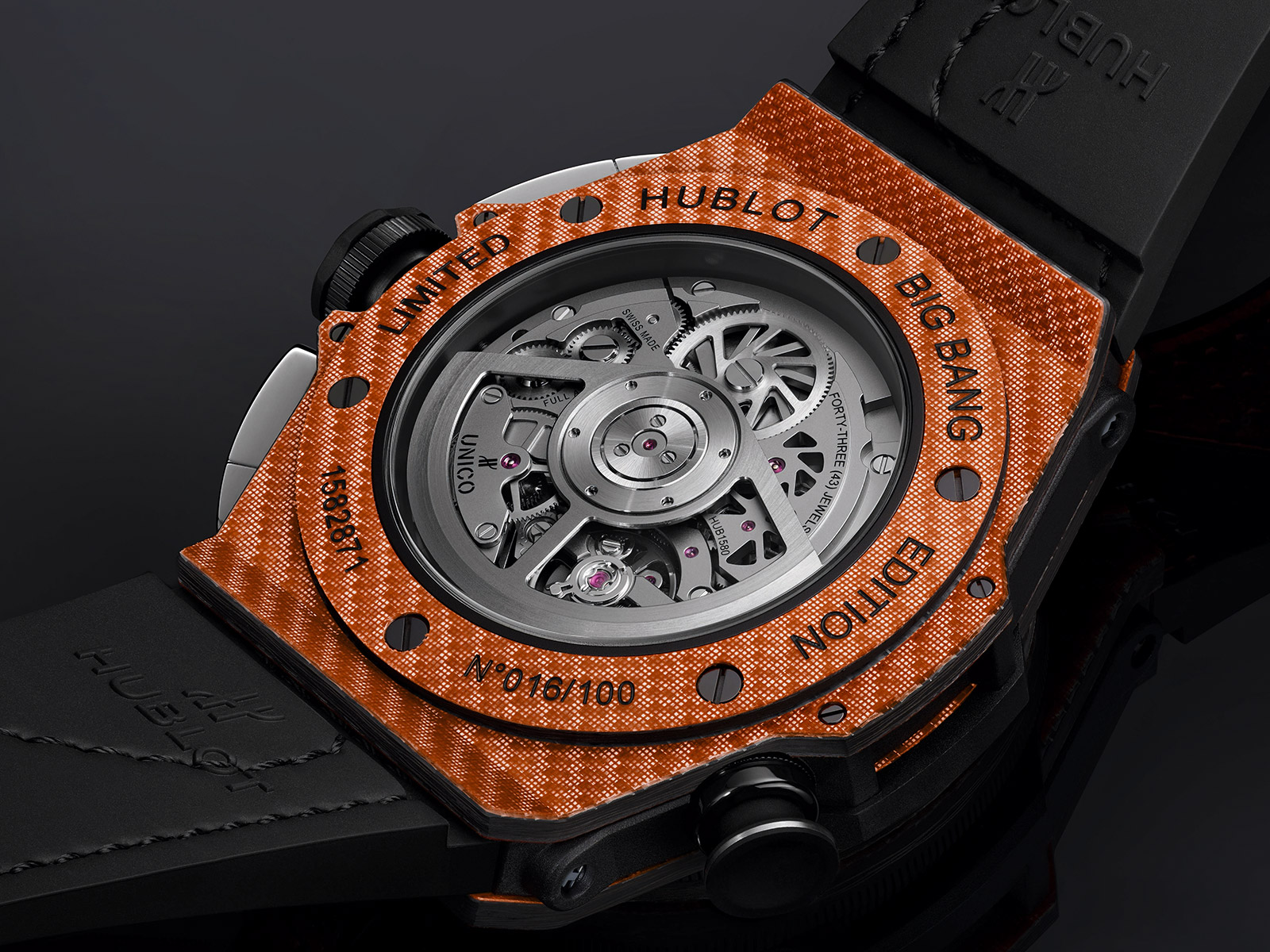 hublot-big-bang-unico-golf-orange-carbon-3.jpg