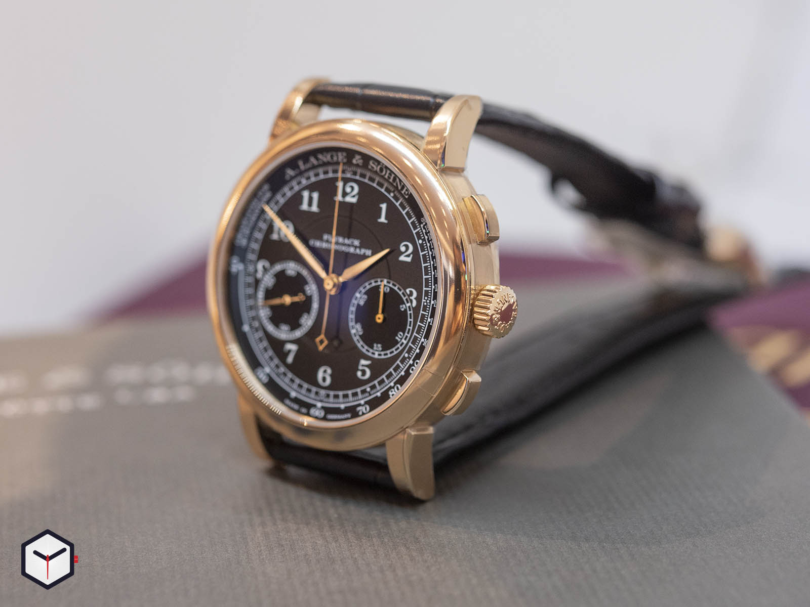 414-031-a-lange-sohne-1815-chronograph-2.jpg