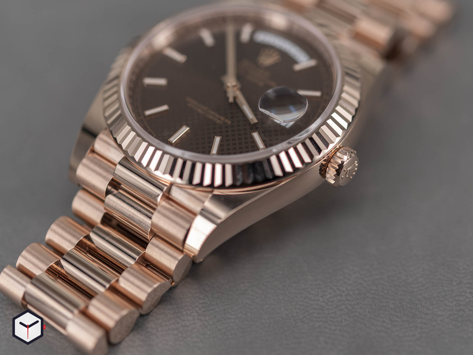 228235-rolex-day-date-40-chocolate-dial-5.jpg