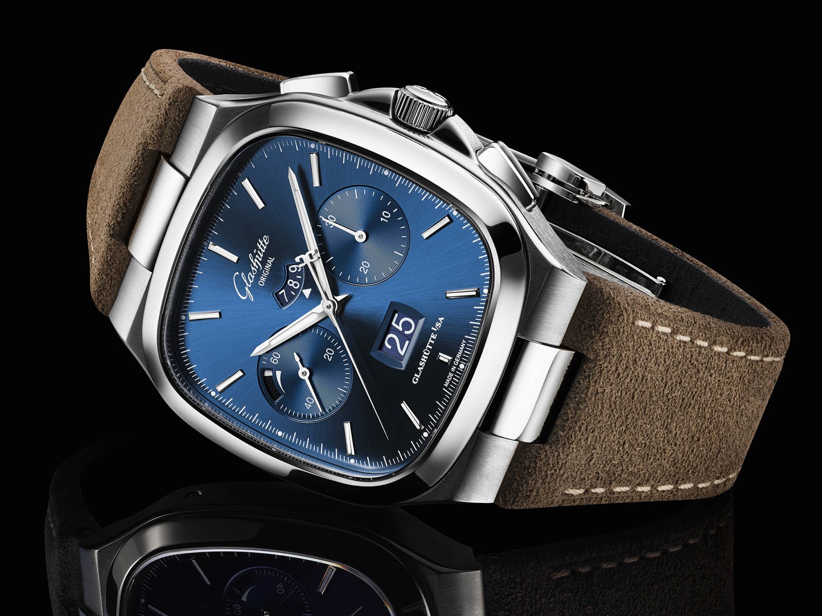 glashutte-original-seventies-chronograph-panorama-date-blue-dial-1.jpg