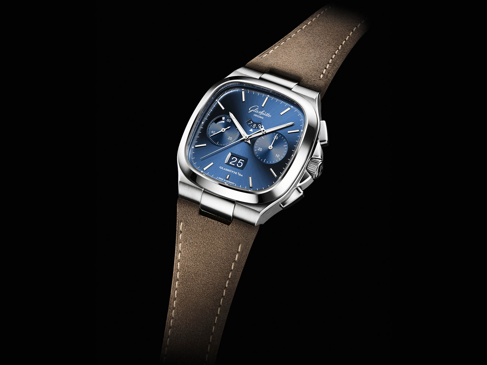 glashutte-original-seventies-chronograph-panorama-date-blue-dial-4.jpg