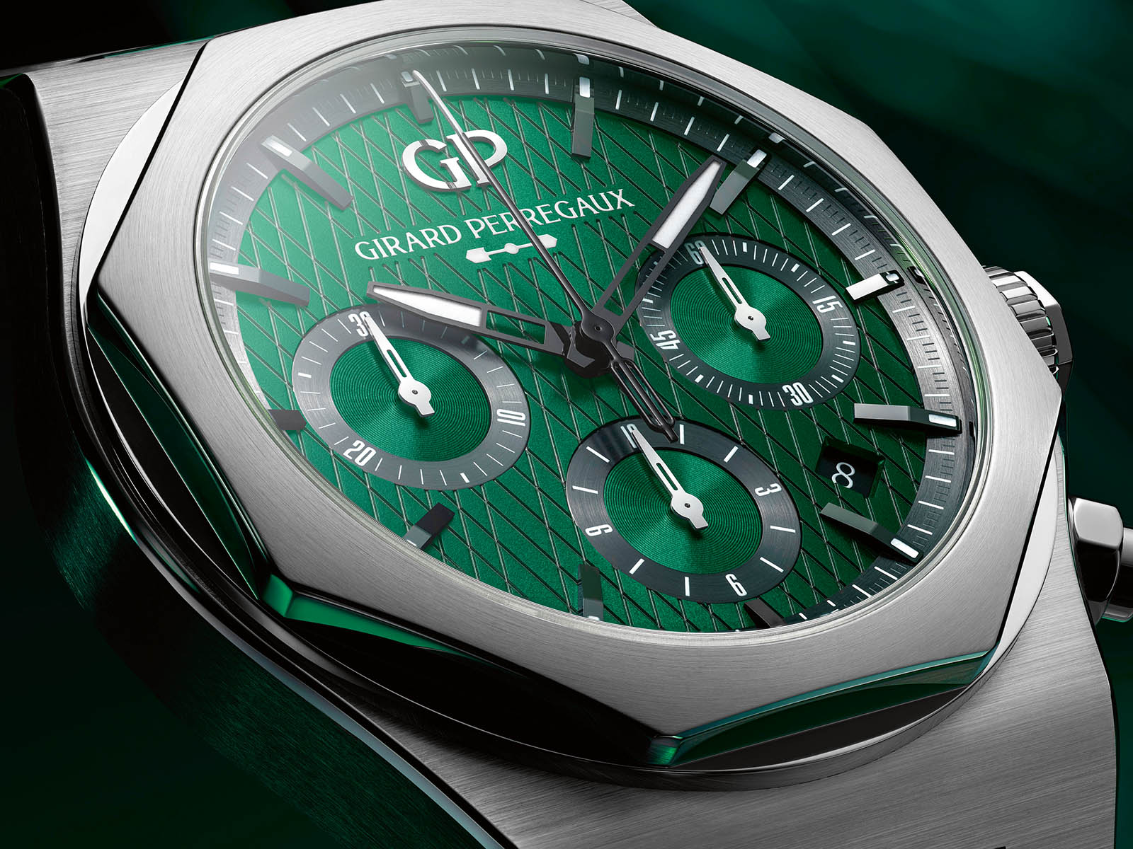 81020-11-001-11a-girard-perregaux-laureato-chronograph-aston-martin-edition-2.jpg