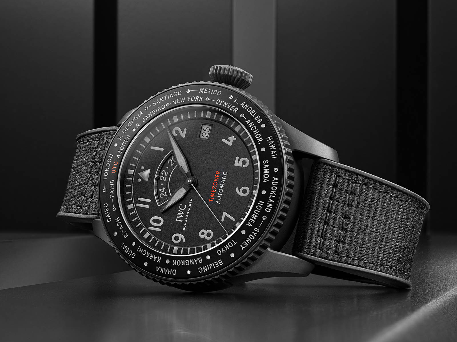 iw395505-iwc-pilot-s-watch-timezoner-top-gun-ceratanium-1.jpg