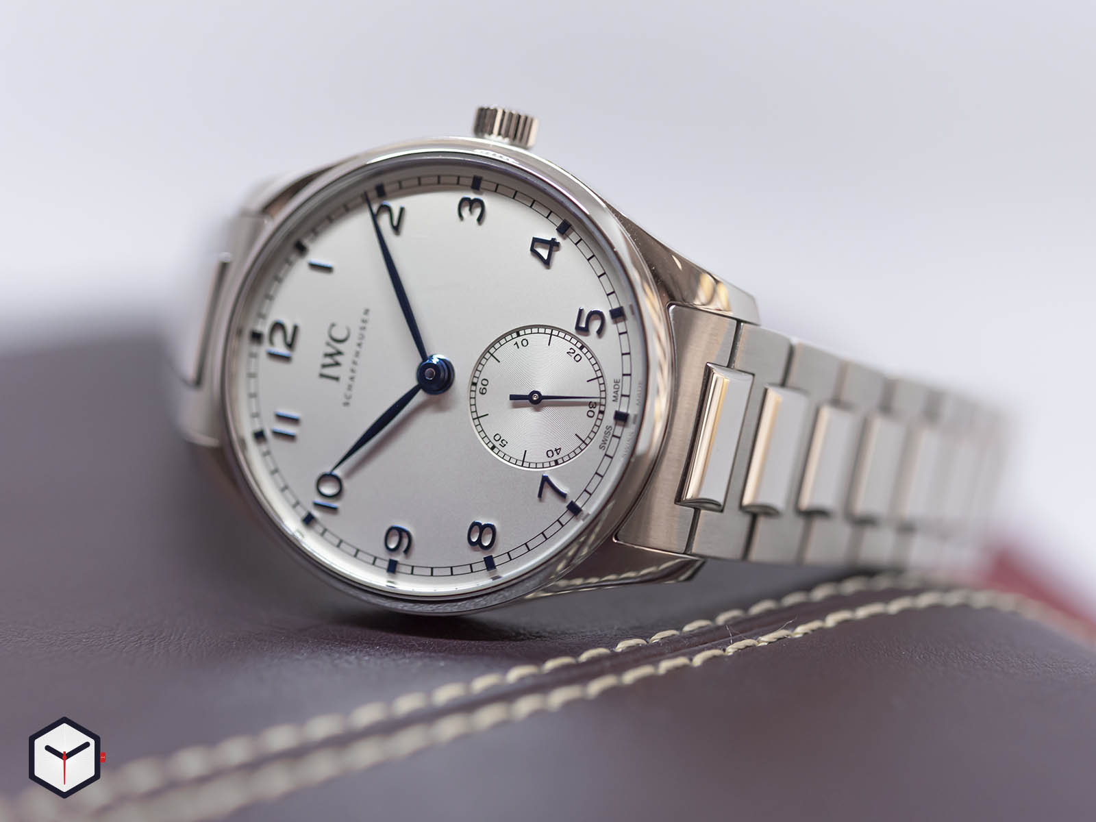 iw358312-iwc-portugieser-automatic-40-steel-bracelet-1.jpg