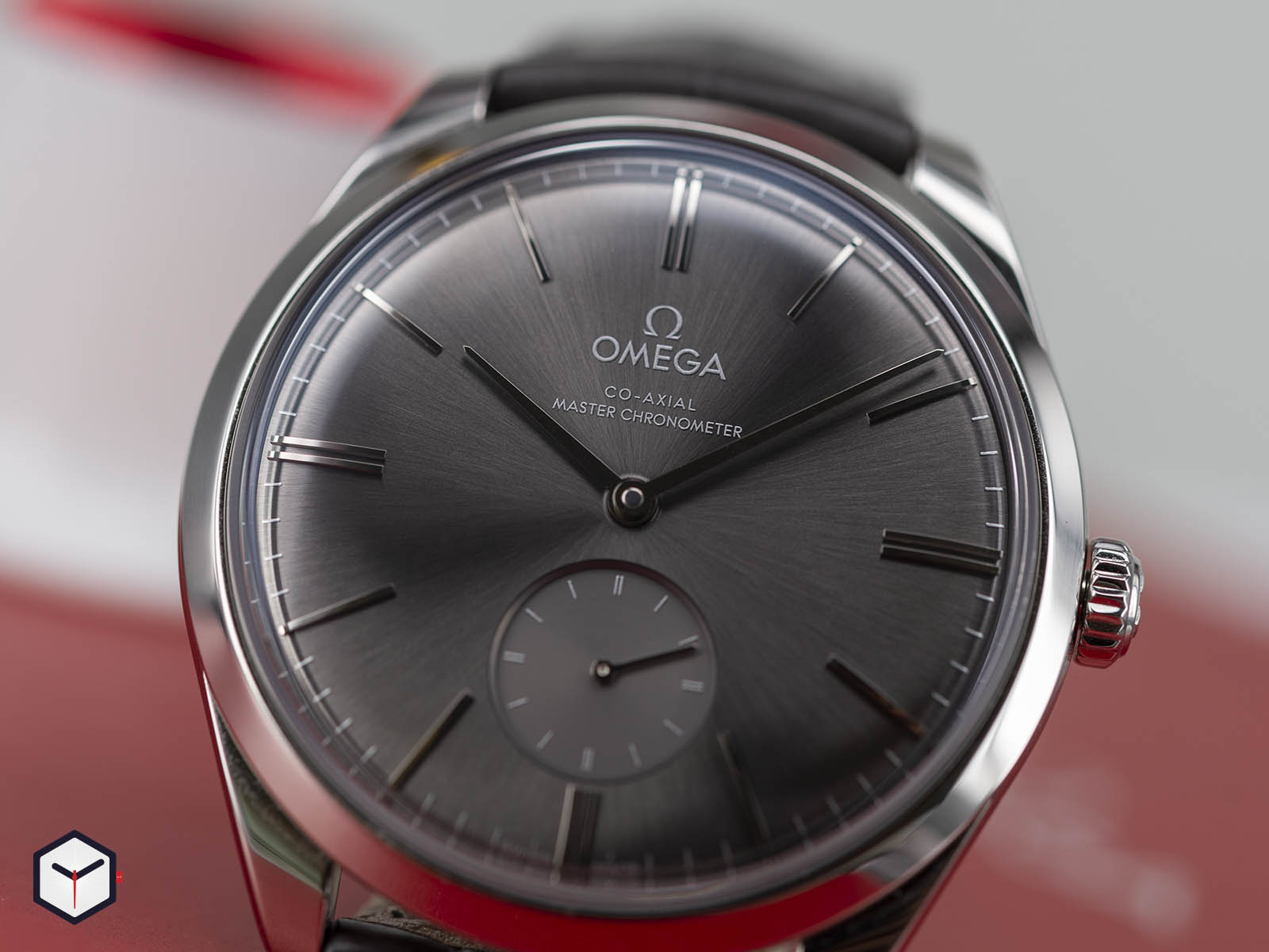 435-13-40-21-06-001-omega-de-ville-tresor-small-seconds-1.jpg