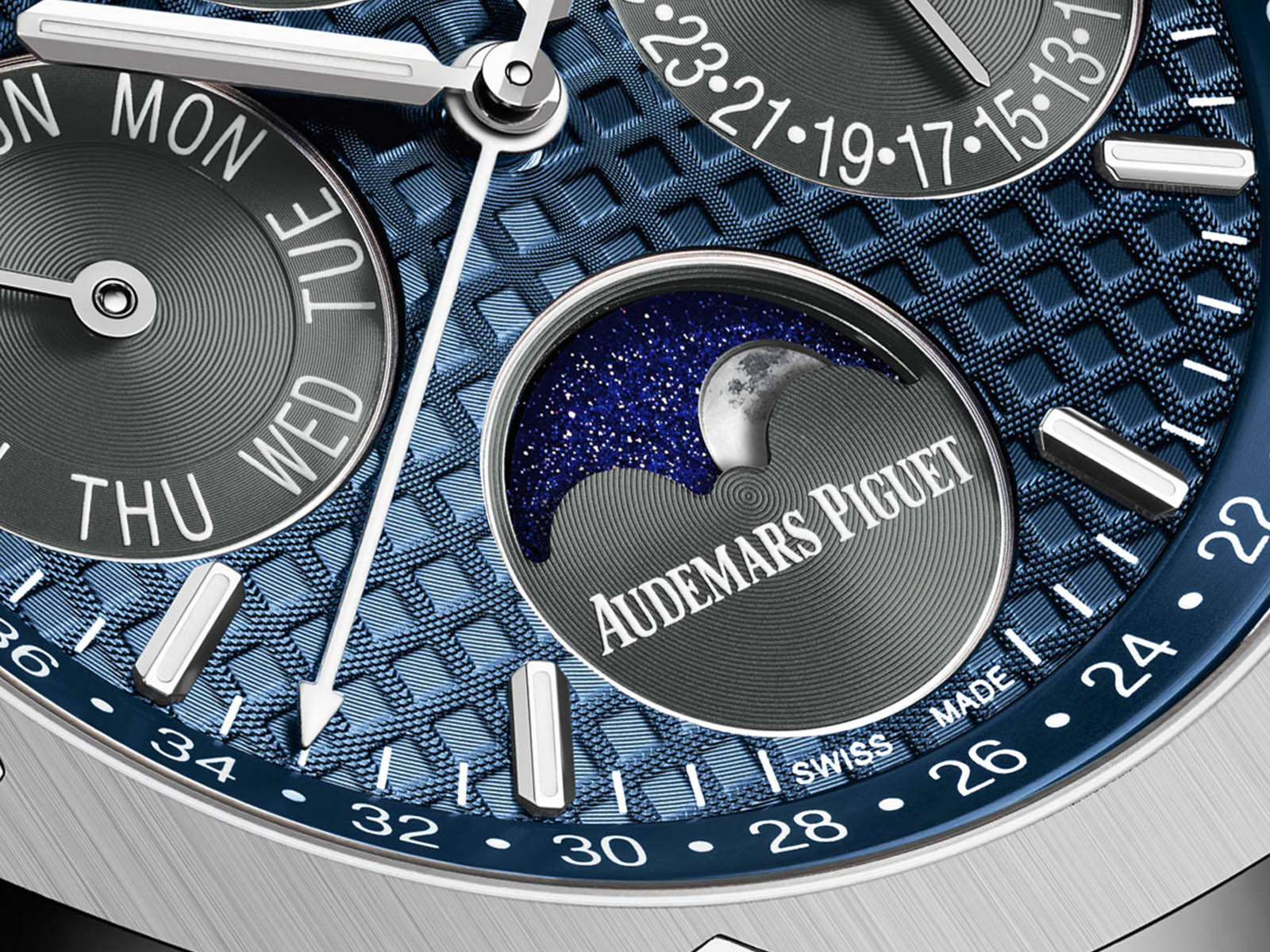 26574ti-oo-1220ti-01-audemars-piguet-royal-oak-perpetual-calendar-titanium-2.jpg