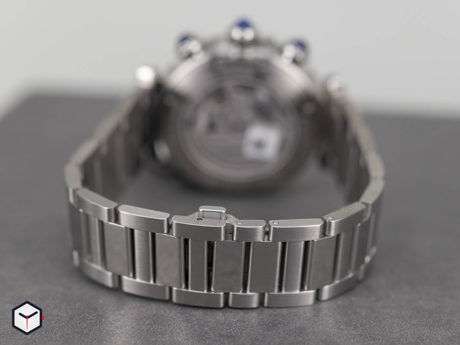 cartier-pasha-de-cartier-41mm-chronograph-l-7.jpg