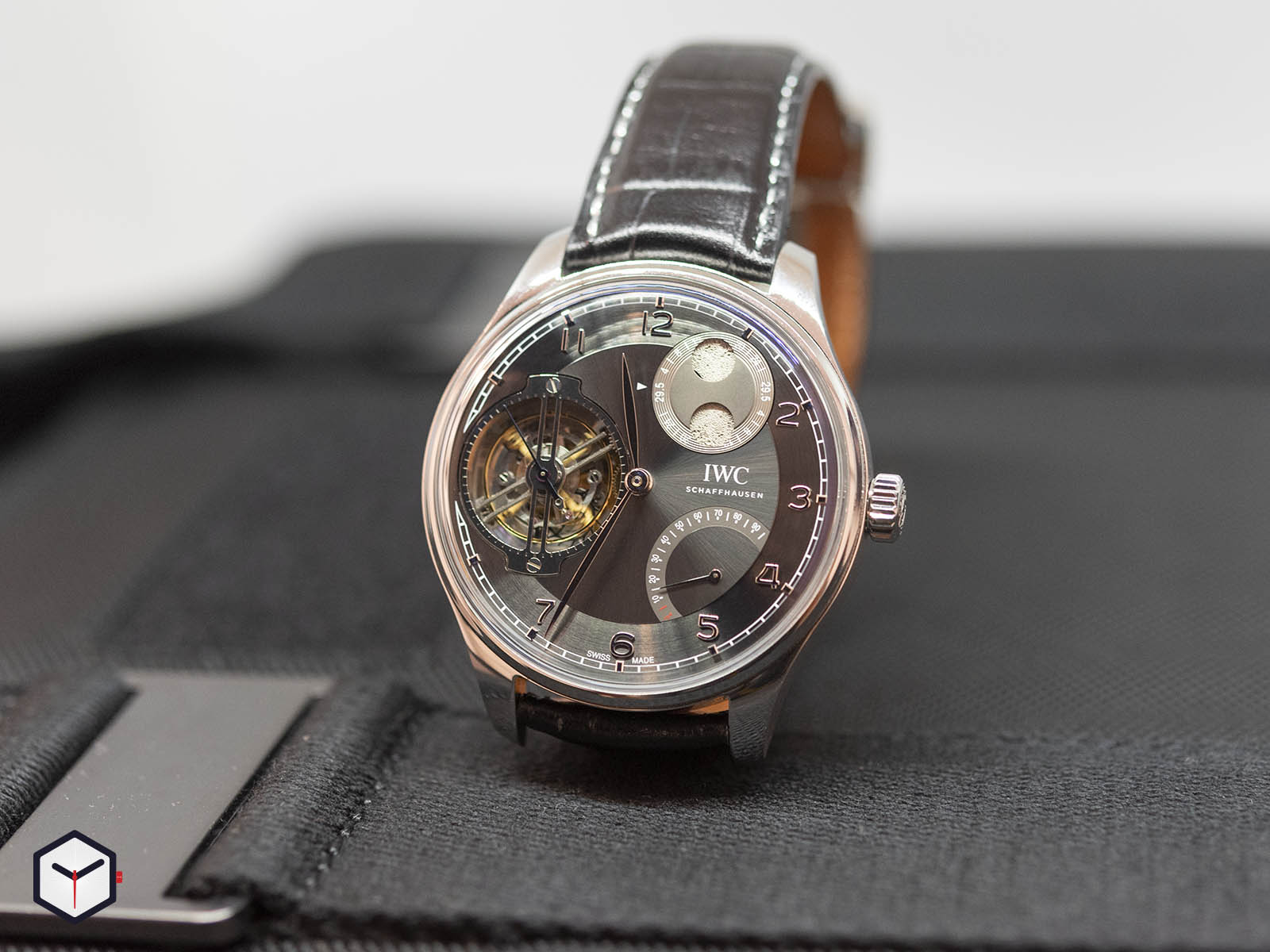 iwc-portugieser-constant-force-tourbillon-platinum-2.jpg