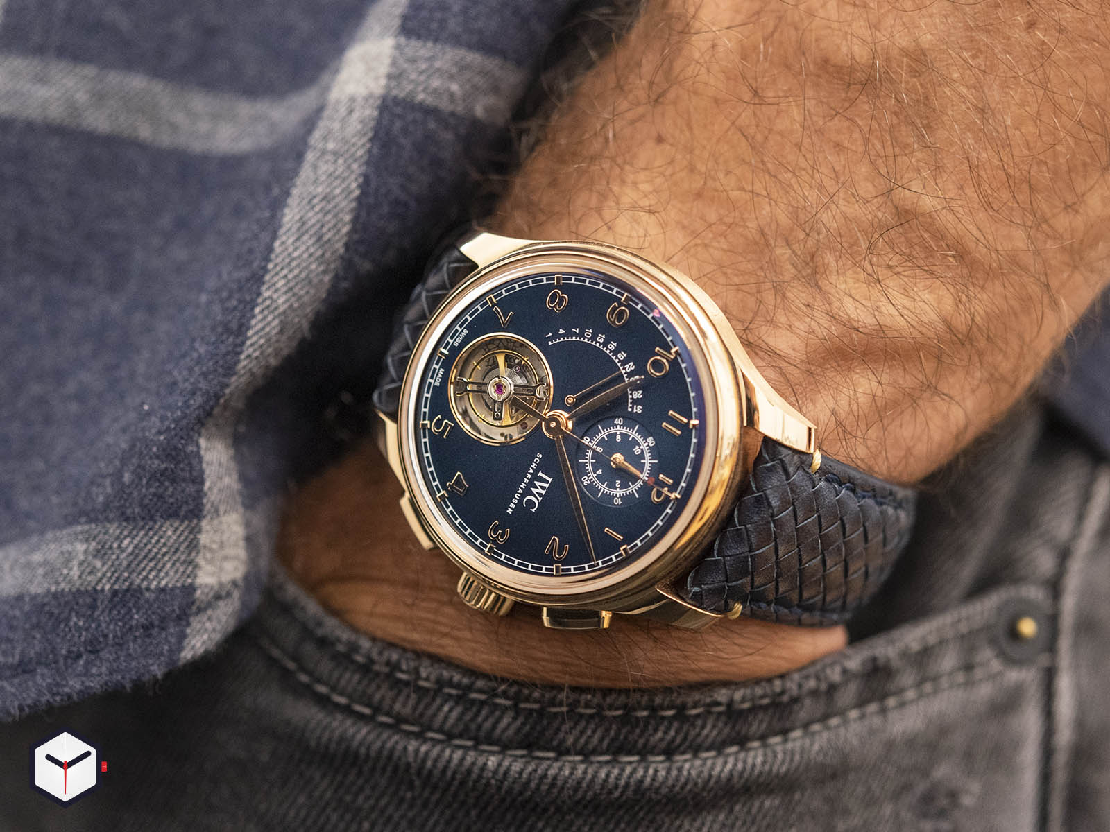 iw394005-iwc-portugieser-tourbillon-retrograde-chronograph-boutique-edition-9.jpg