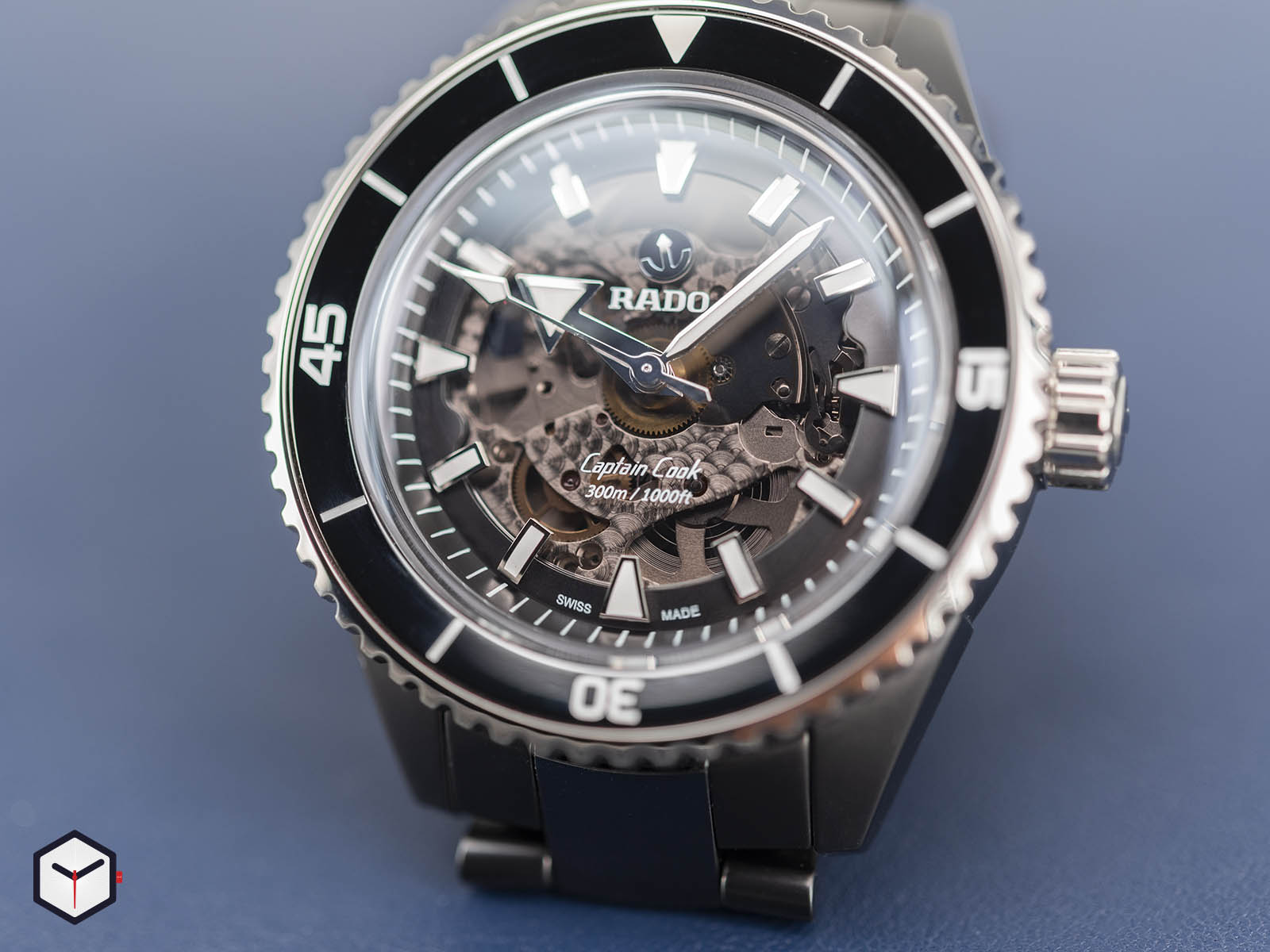 r32127152-rado-captain-cook-high-tech-ceramic-3.jpg