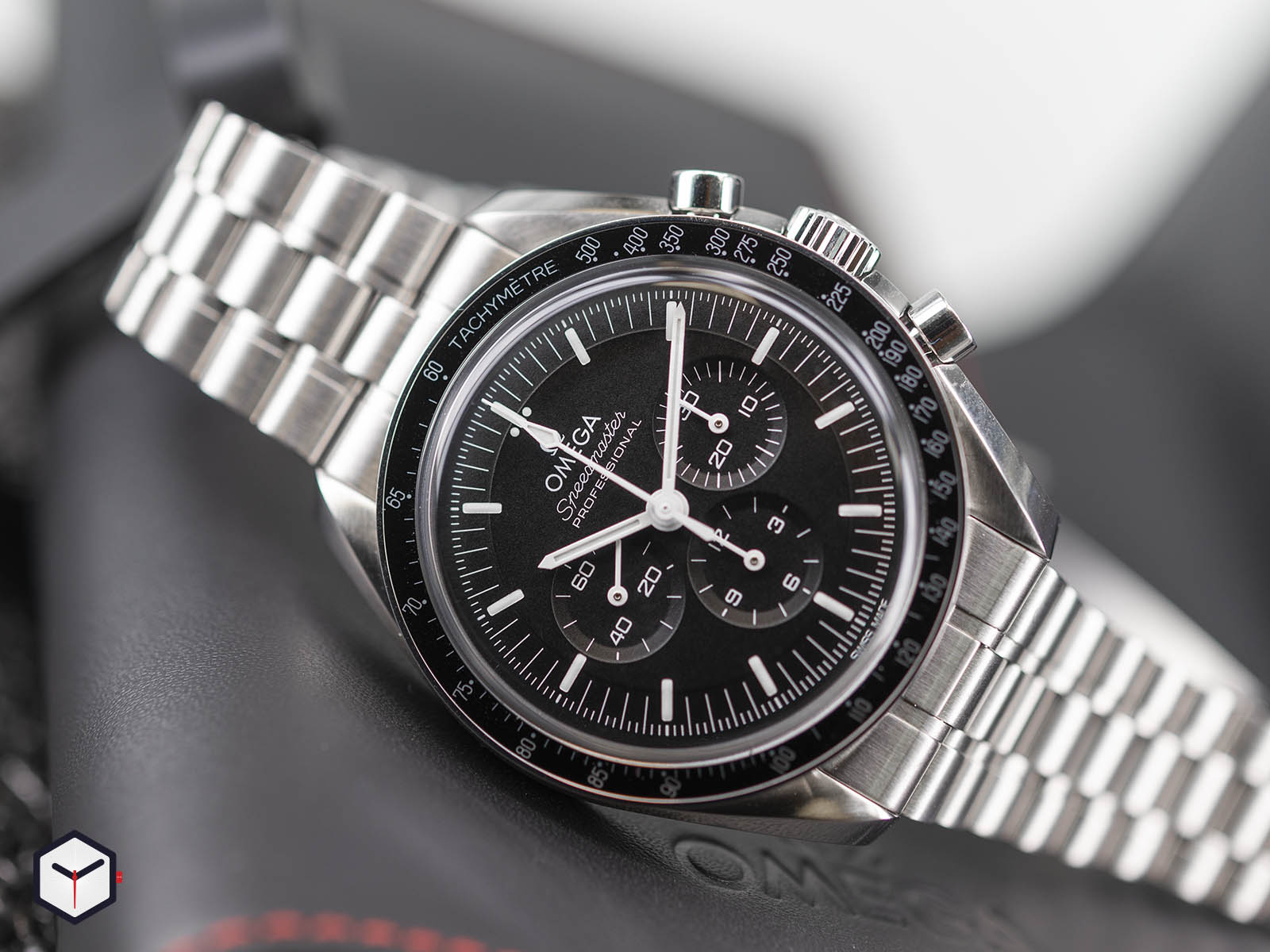 the-new-omega-speedmaster-professional-2.jpg