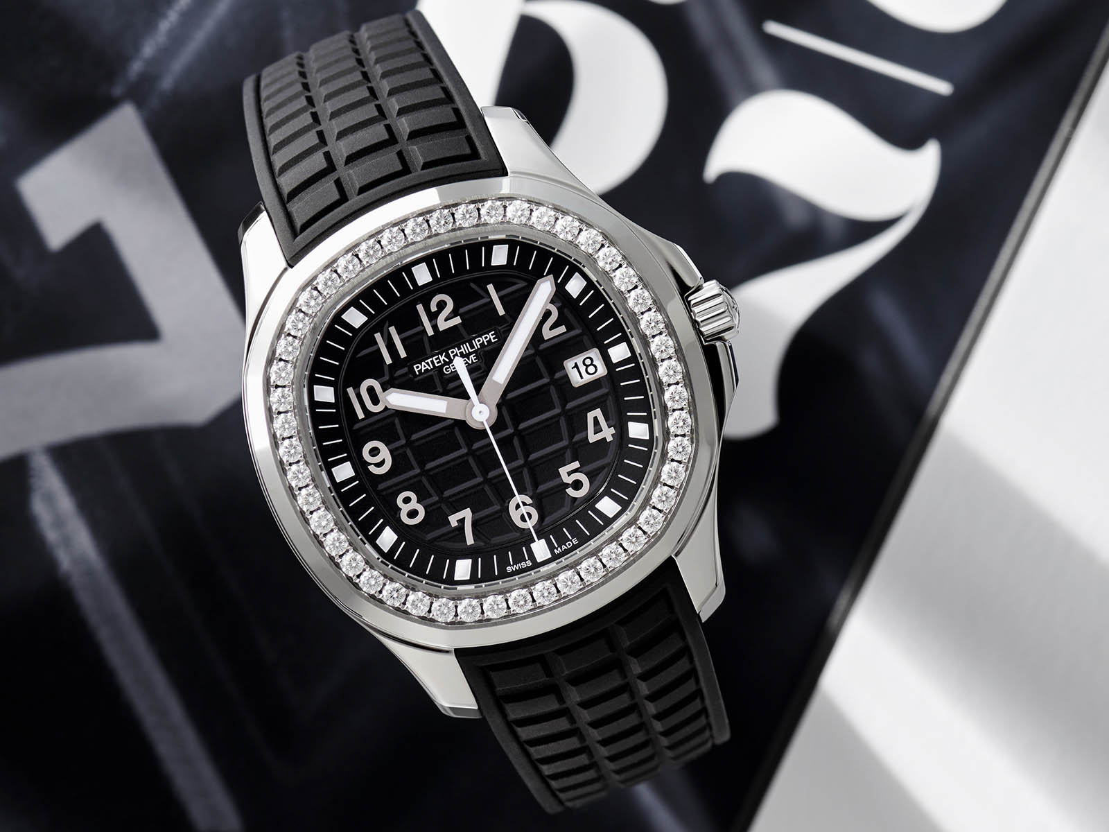 5267-200a-001-patek-philippe-aquanaut-luce-1.jpg