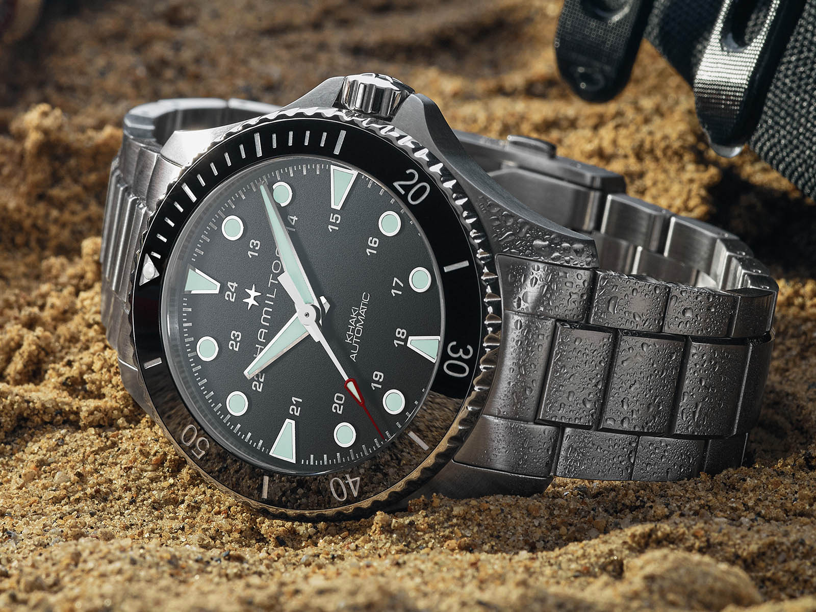 hamilton-khaki-navy-scuba-2.jpg