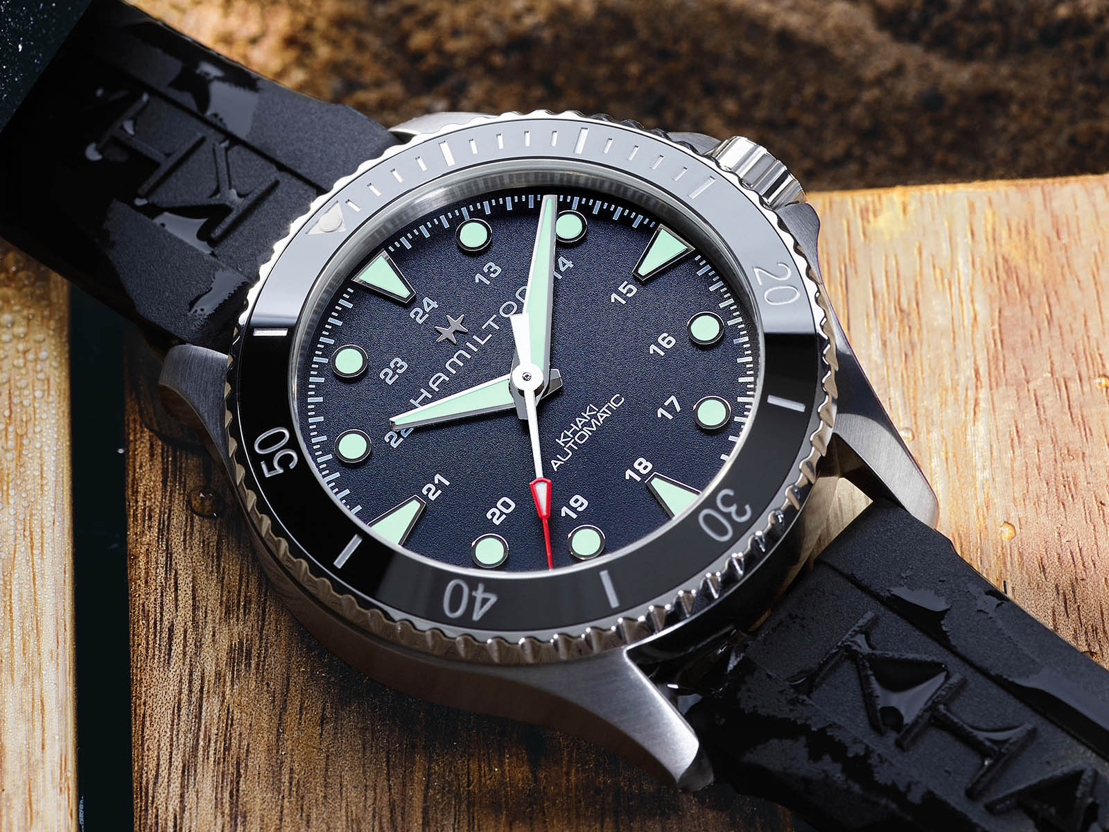 hamilton-khaki-navy-scuba-3.jpg