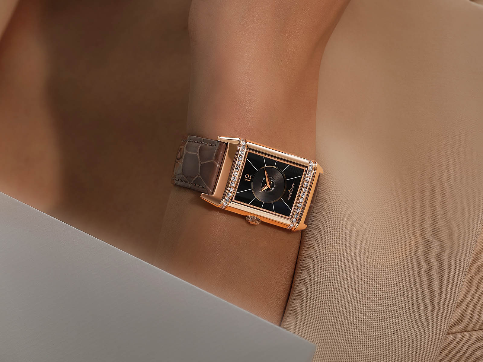 q2572570-jaeger-lecoultre-reverso-duetto-medium-6.jpg