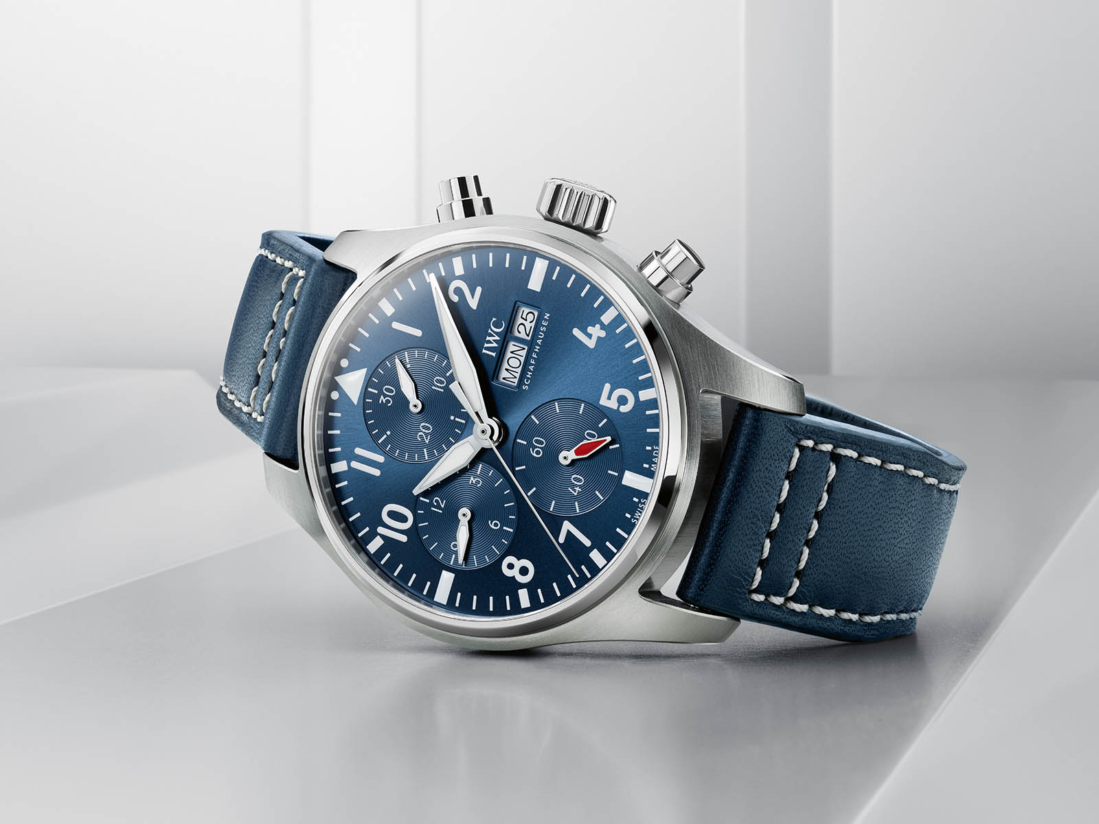 iw388101-iwc-pilot-s-watch-chronograph-41-1.jpg