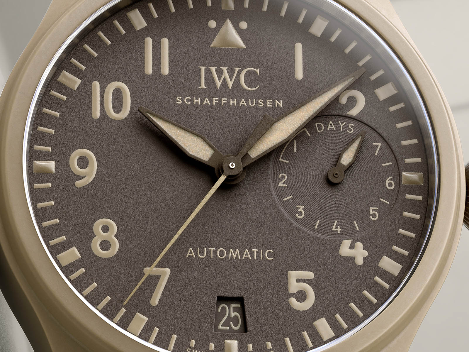 iw506003-iwc-big-pilot-s-watch-top-gun-edition-mojave-desert-2.jpg