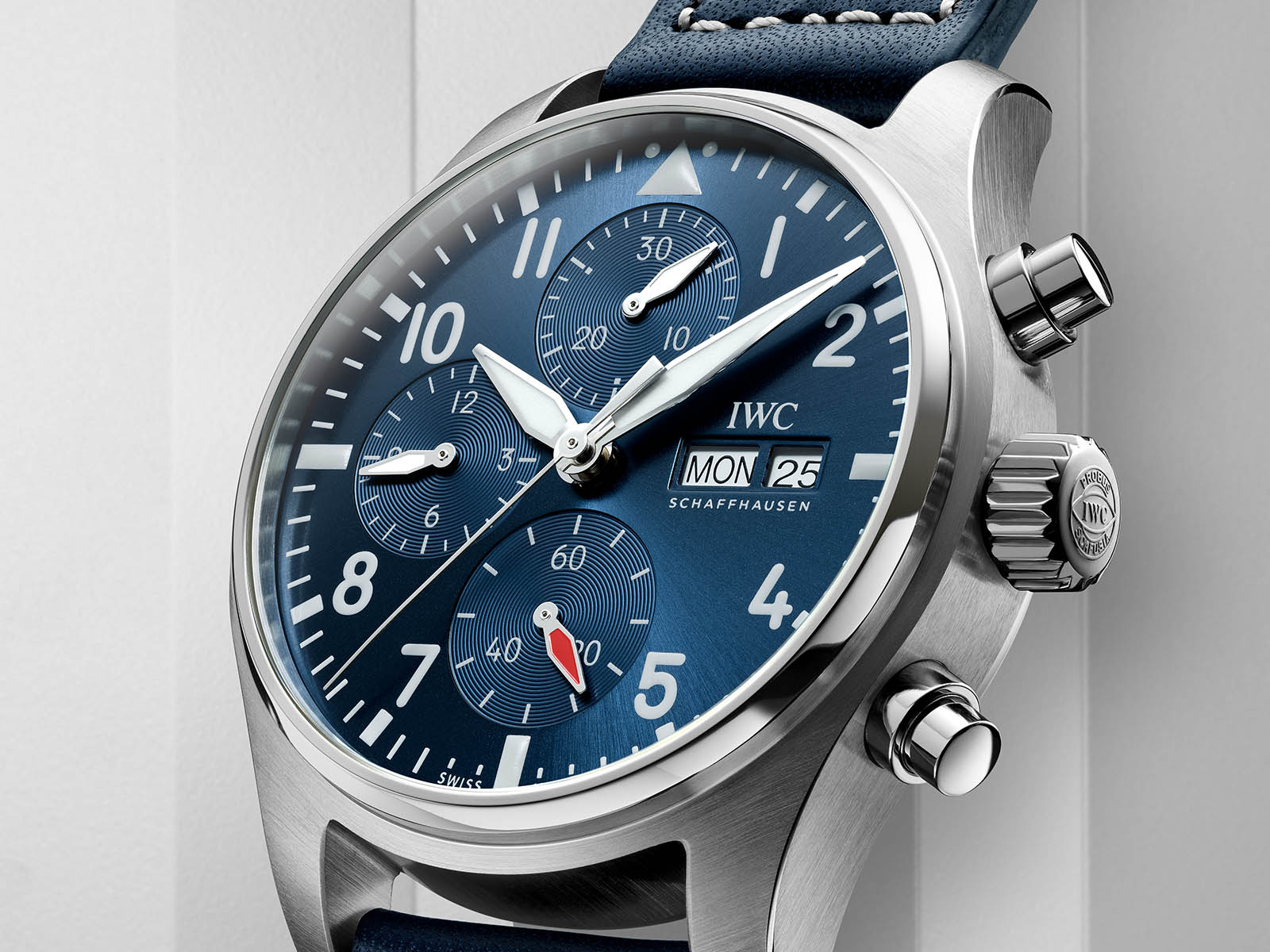 iw388101-iwc-pilot-s-watch-chronograph-41-2.jpg