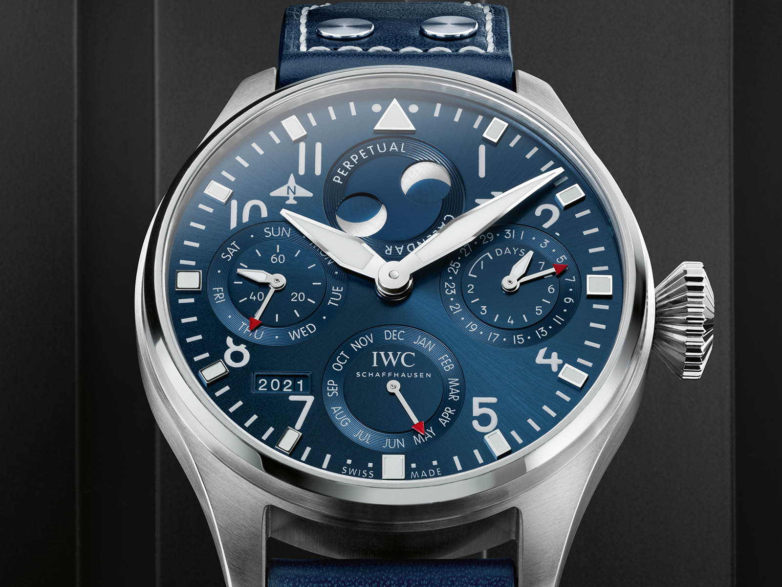 iw503605-iwc-big-pilot-s-watch-perpetual-calendar-2.jpg