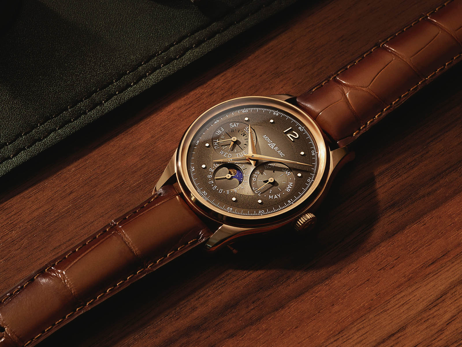 128669-montblanc-heritage-manufacture-perpetual-calendar-limited-edition-100-2.jpg