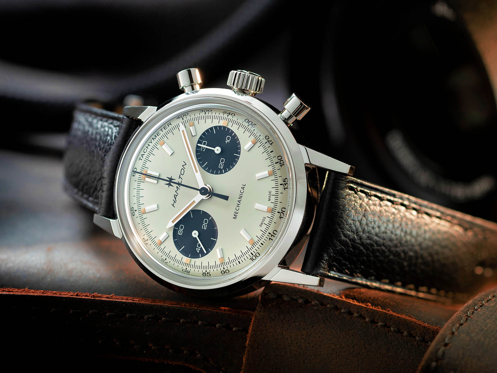 h38429710-hamilton-intra-matic-chronograph-h-hand-wound-1.jpg