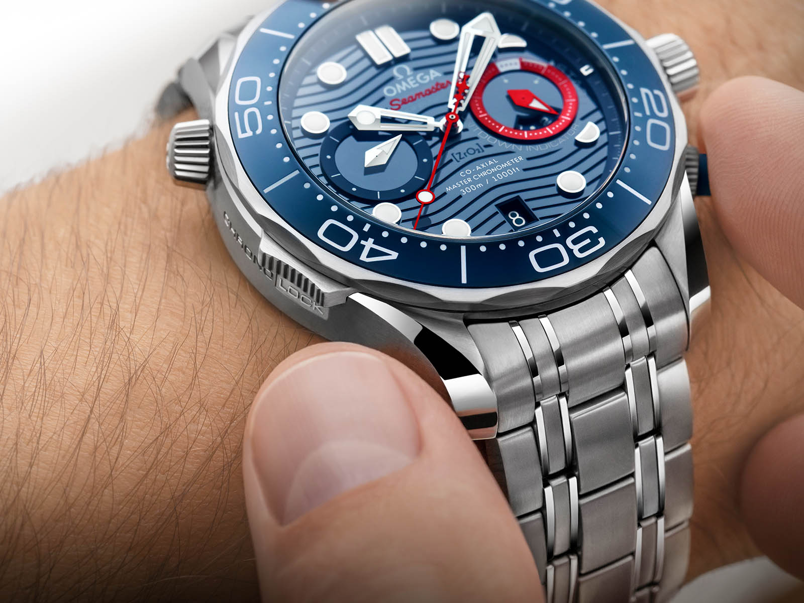 210-30-44-51-03-002-omega-seamaster-diver-300m-america-s-cup-chronograph-9.jpg