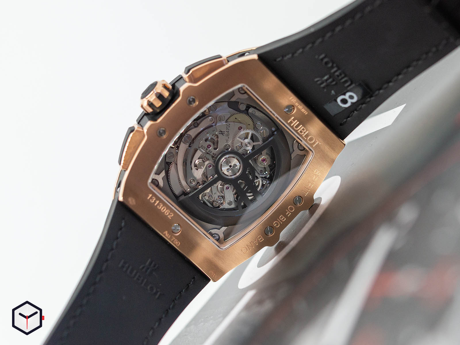 hublot-spirit-of-big-bang-king-gold-rainbow-39-mm-42mm-4.jpg